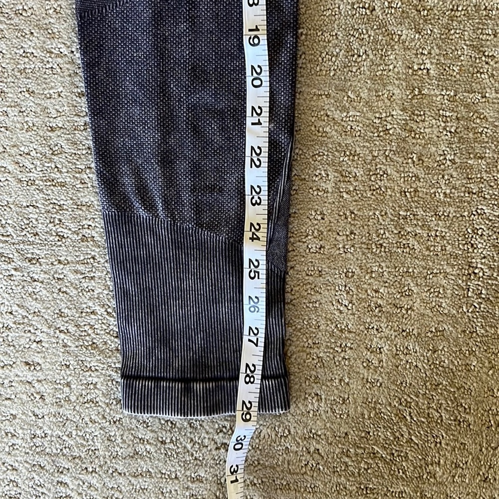 SOLDAthleta Yoga Pants Leggings Tights High Rise Cropped Small Medium EUC Purple - Picture 5 of 16